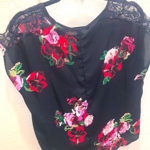 Women’s floral print short sleeve shirt/blouse